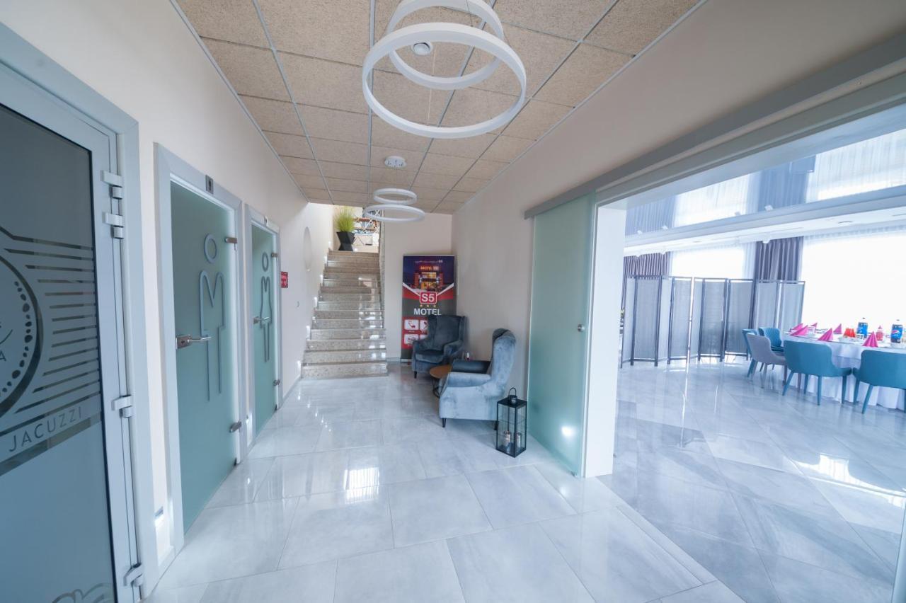 Motel S5 Zbrachlin Экстерьер фото
