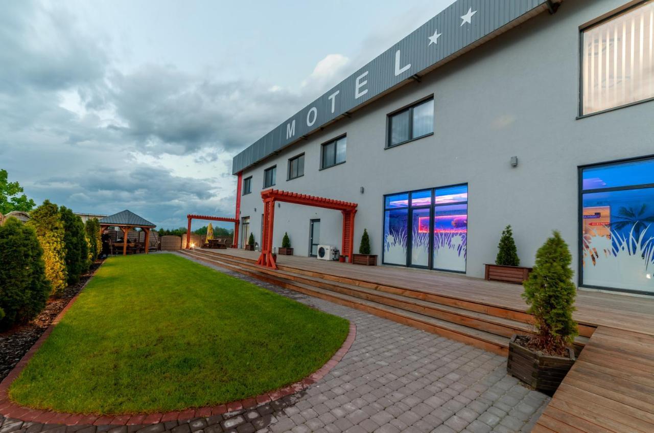 Motel S5 Zbrachlin Экстерьер фото
