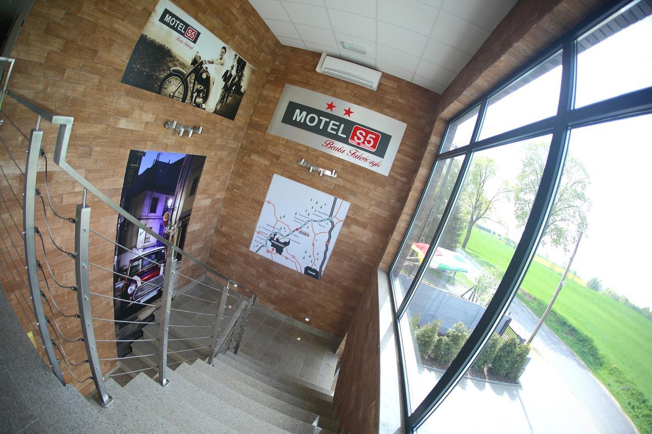 Motel S5 Zbrachlin Экстерьер фото